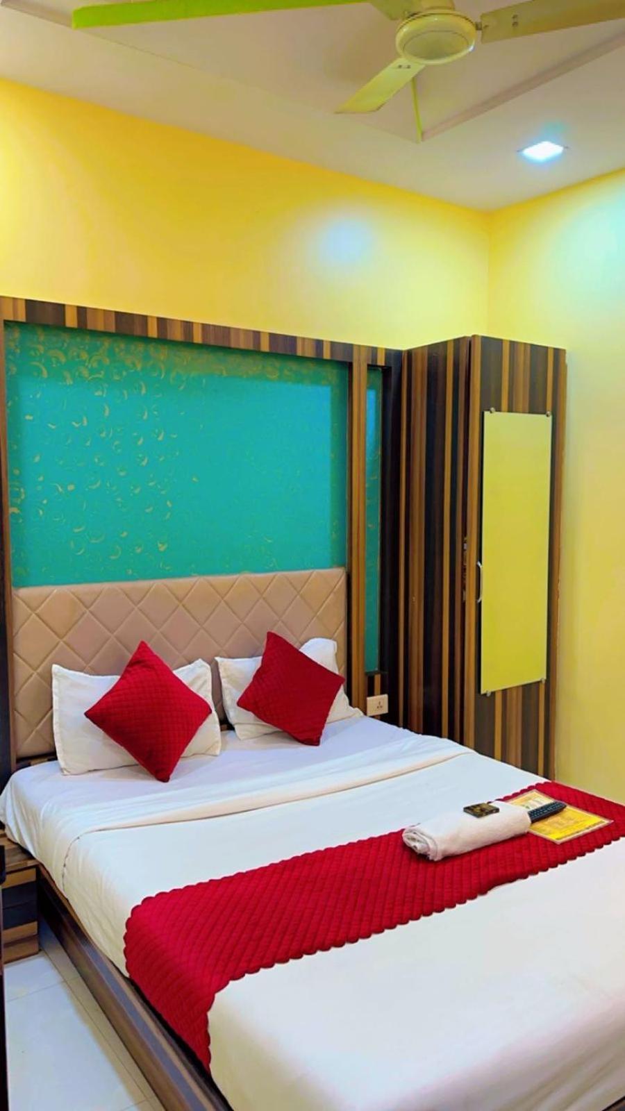 Hotel Avenue Near T-2 International Airport Mumbai Exterior foto